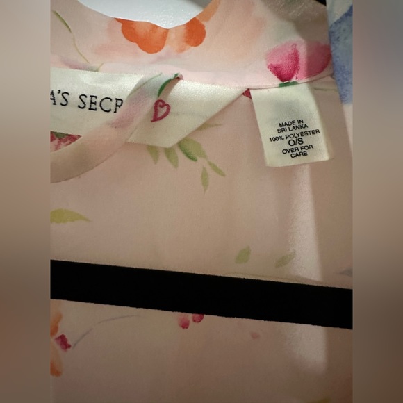 Victoria Secret Robe - Picture 3 of 3